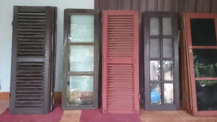 Thu mua cửa gỗ cũ gỗ căm xe gõ đỏ lim giá cao